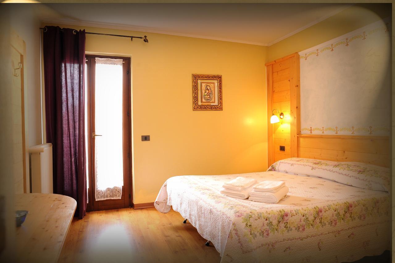 Albergo Genzianella Roncone Exterior photo